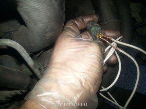 Как выглядят исправный и перегоревший предохранители