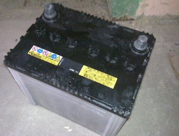 Accumulator battery