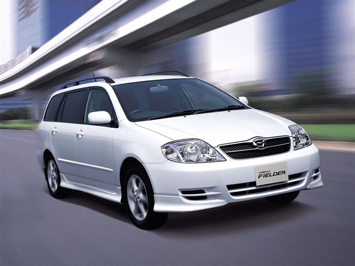Семейная гостиница с изящными обводами Toyota Corolla Fielder