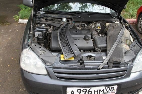  автомобиль на СТО.