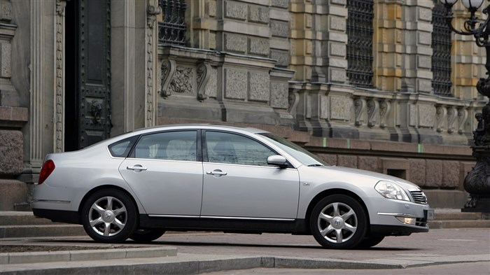 На фото: Nissan Teana (J31) 