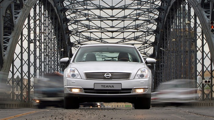На фото: Nissan Teana (J31) 
