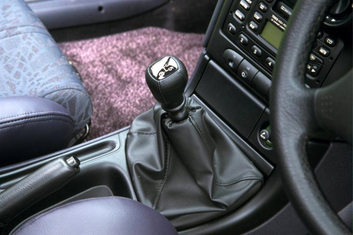 Черный Ford Mondeo 3