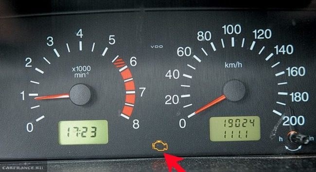На панели приборов ВАЗ-2114 горит датчик Check Engine